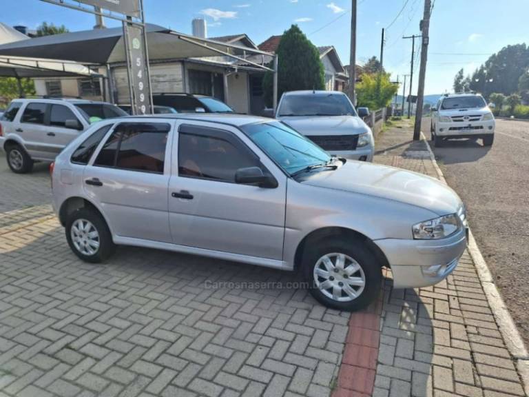 VOLKSWAGEN - GOL - 2010/2011 - Prata - R$ 25.900,00