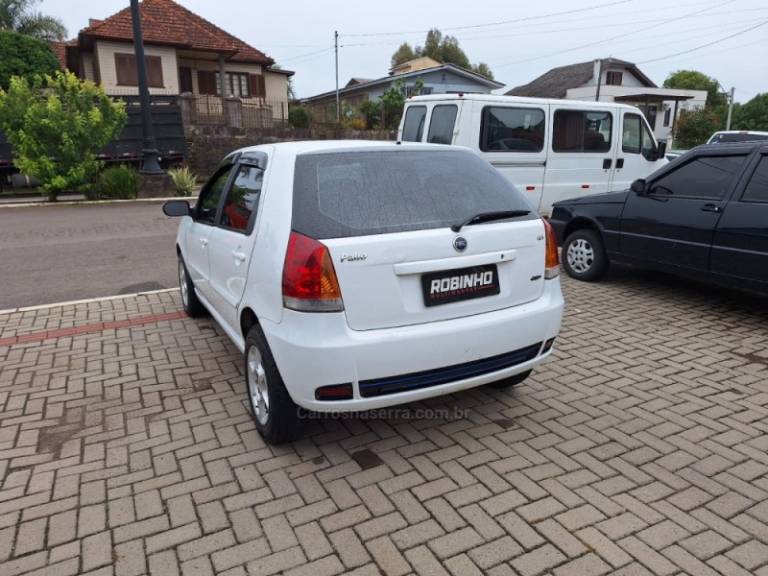 FIAT - PALIO - 2006/2007 - Branca - R$ 22.900,00