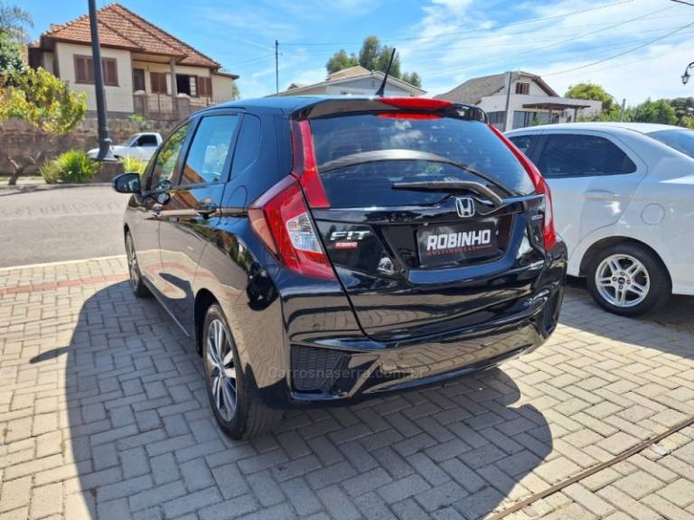 HONDA - FIT - 2015/2015 - Preta - R$ 66.900,00