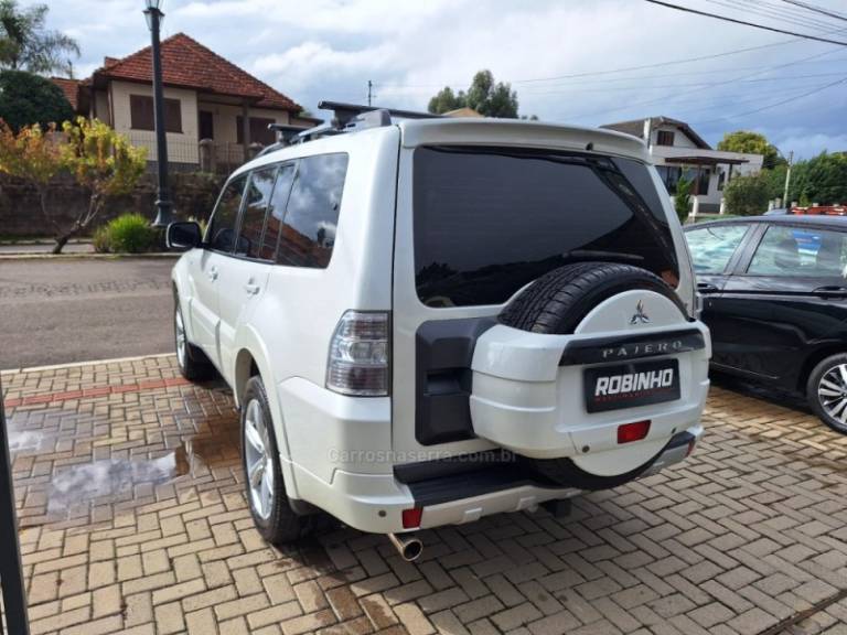 MITSUBISHI - PAJERO FULL - 2013/2013 - Branca - R$ 125.000,00