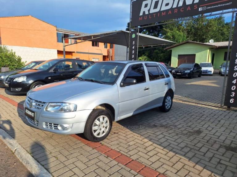 VOLKSWAGEN - GOL - 2010/2011 - Prata - R$ 25.900,00