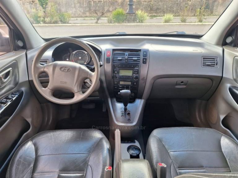 HYUNDAI - TUCSON - 2010/2010 - Prata - R$ 39.900,00