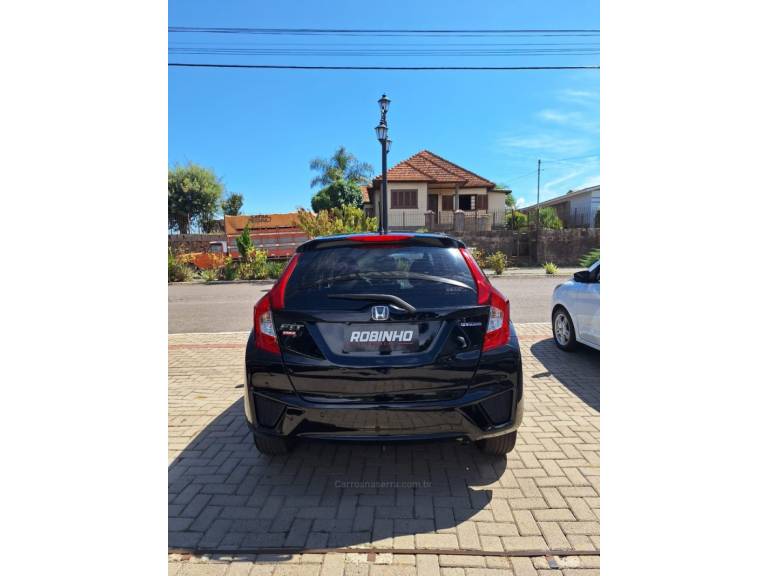 HONDA - FIT - 2015/2015 - Preta - R$ 66.900,00
