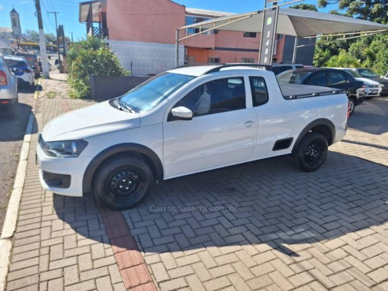 VOLKSWAGEN - SAVEIRO - 2013/2014 - Branca - R$ 49.900,00