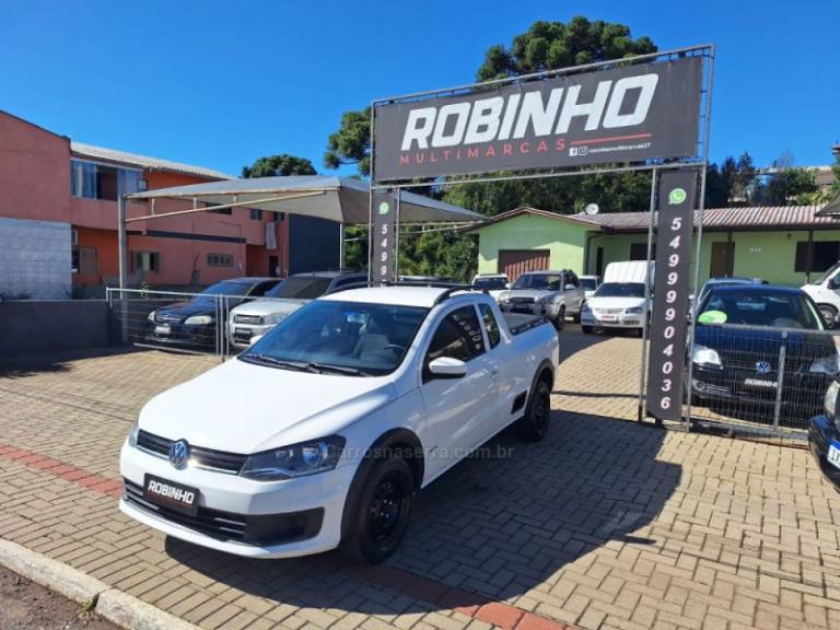 VOLKSWAGEN - SAVEIRO - 2013/2014 - Branca - R$ 49.900,00