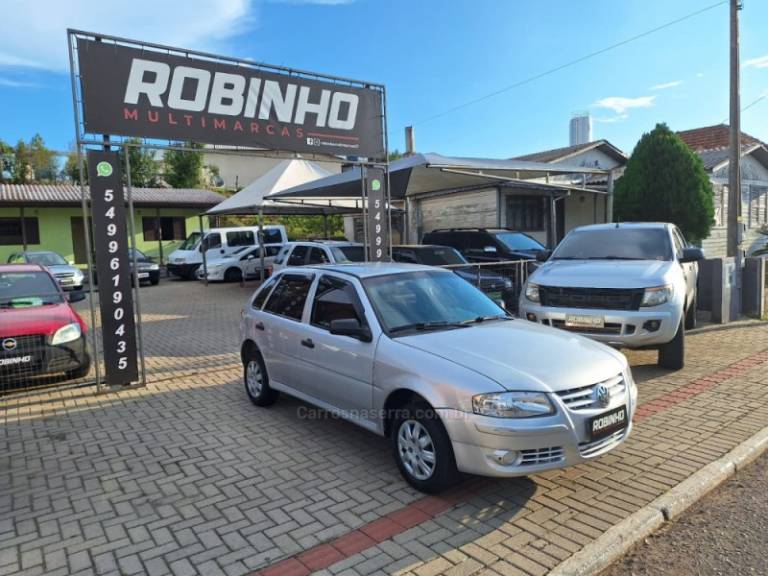 VOLKSWAGEN - GOL - 2010/2011 - Prata - R$ 25.900,00