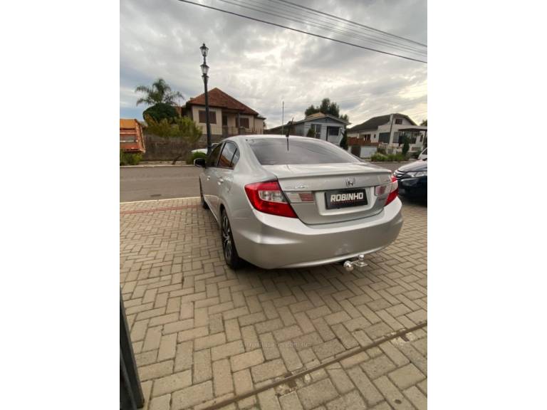 HONDA - CIVIC - 2014/2015 - Prata - R$ 76.900,00