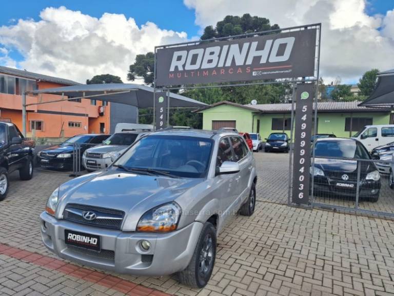 HYUNDAI - TUCSON - 2010/2010 - Prata - R$ 39.900,00