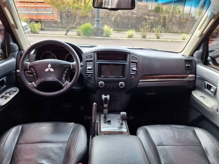MITSUBISHI - PAJERO FULL - 2013/2013 - Branca - R$ 125.000,00