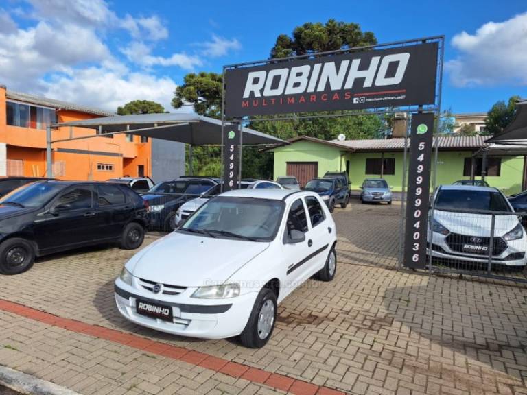 CHEVROLET - CELTA - 2004/2004 - Branca - R$ 17.900,00