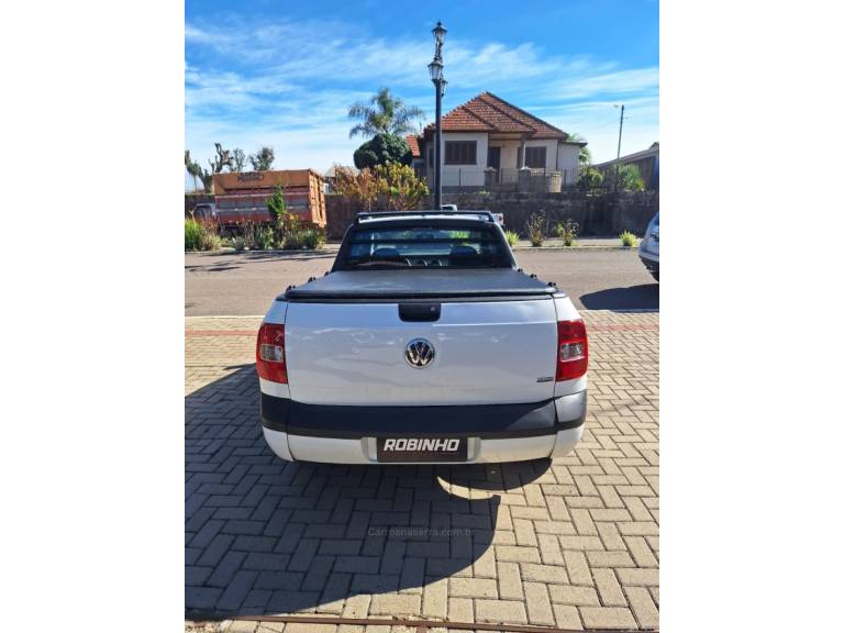 VOLKSWAGEN - SAVEIRO - 2013/2014 - Branca - R$ 49.900,00