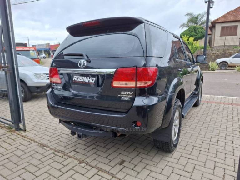 TOYOTA - HILUX SW4 - 2006/2006 - Preta - R$ 92.400,00