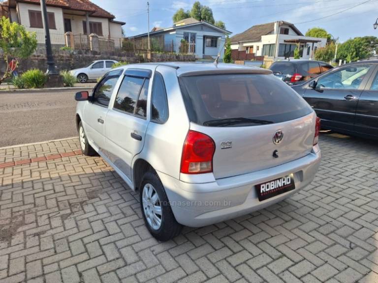 VOLKSWAGEN - GOL - 2010/2011 - Prata - R$ 25.900,00