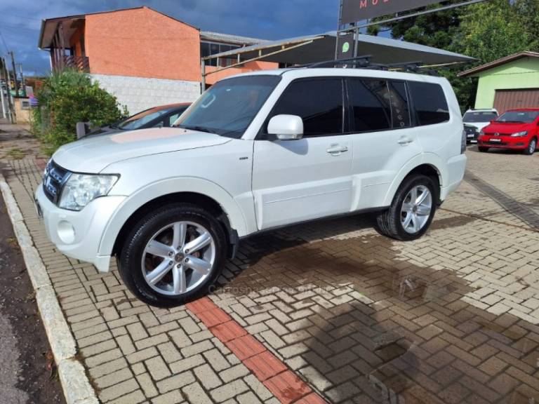 MITSUBISHI - PAJERO FULL - 2013/2013 - Branca - R$ 125.000,00