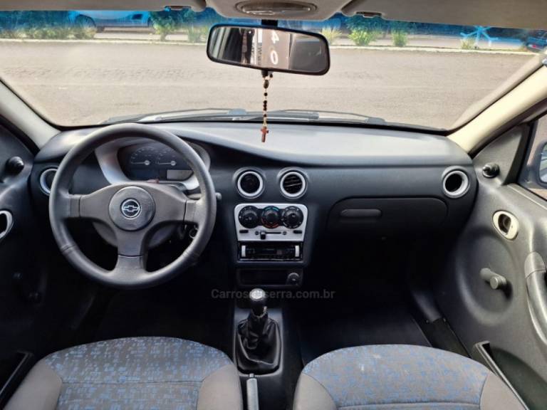 CHEVROLET - CELTA - 2004/2004 - Branca - R$ 17.900,00